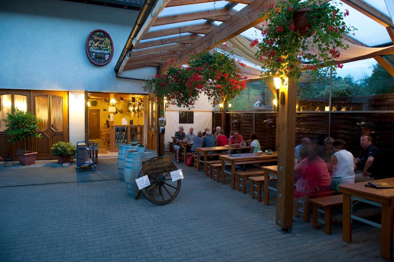 Weingut & Strausswirtschaft Vogel Apartment โฟกท์สบวร์ก ภายนอก รูปภาพ